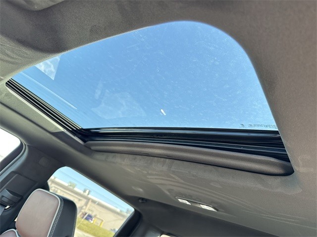 GMC Sierra 1500 Vehicle Full-screen Gallery Image 22