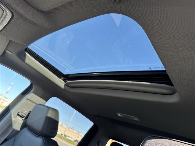 GMC Sierra 2500HD Vehicle Full-screen Gallery Image 22