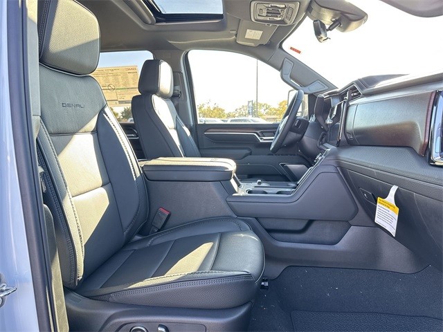 GMC Sierra 2500HD Vehicle Full-screen Gallery Image 25