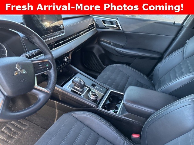 Mitsubishi Outlander Vehicle Full-screen Gallery Image 20