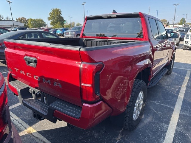 Toyota Tacoma 4WD Vehicle Full-screen Gallery Image 13