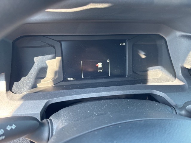 Toyota Tacoma 4WD Vehicle Full-screen Gallery Image 21