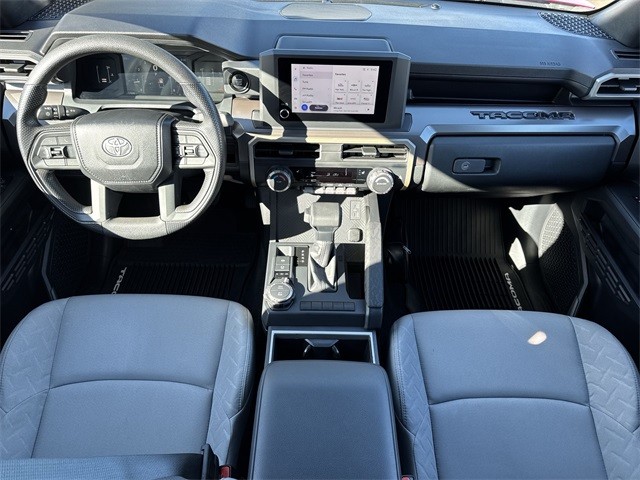 Toyota Tacoma 4WD Vehicle Full-screen Gallery Image 23