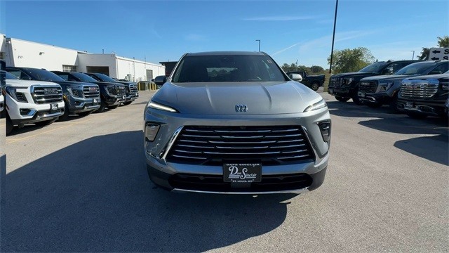 Buick Enclave Vehicle Full-screen Gallery Image 03