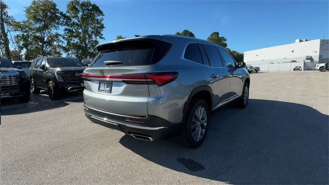 Buick Enclave Vehicle Full-screen Gallery Image 08