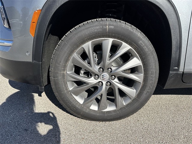 Buick Enclave Vehicle Full-screen Gallery Image 10