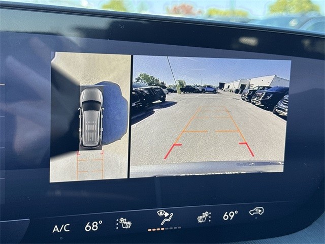 Buick Enclave Vehicle Full-screen Gallery Image 17