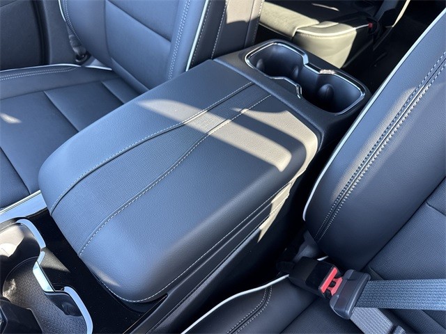 Buick Enclave Vehicle Full-screen Gallery Image 21