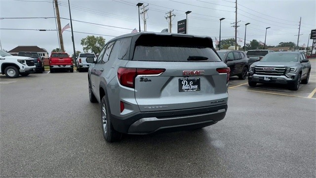 GMC Terrain Vehicle Full-screen Gallery Image 07