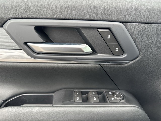 GMC Terrain Vehicle Full-screen Gallery Image 13