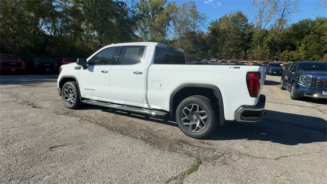 GMC Sierra 1500 Vehicle Full-screen Gallery Image 06