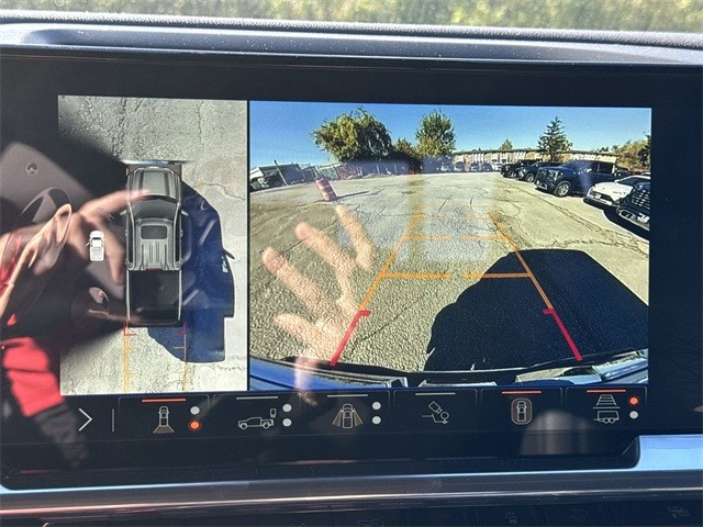 GMC Sierra 1500 Vehicle Full-screen Gallery Image 17