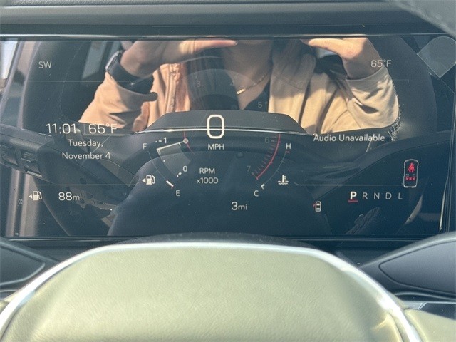 GMC Terrain Vehicle Full-screen Gallery Image 15