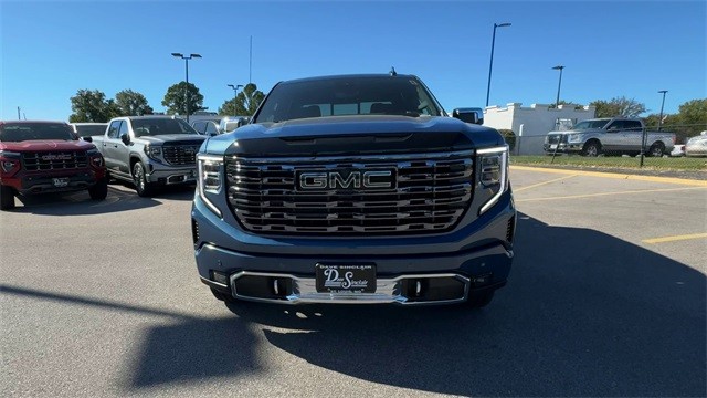 GMC Sierra 1500 Vehicle Full-screen Gallery Image 03