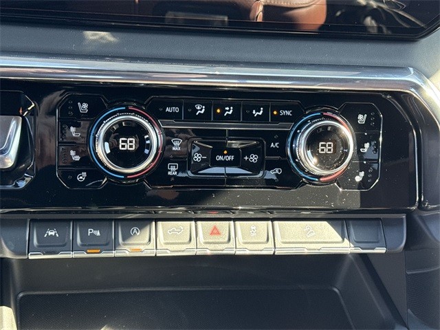 GMC Sierra 1500 Vehicle Full-screen Gallery Image 19