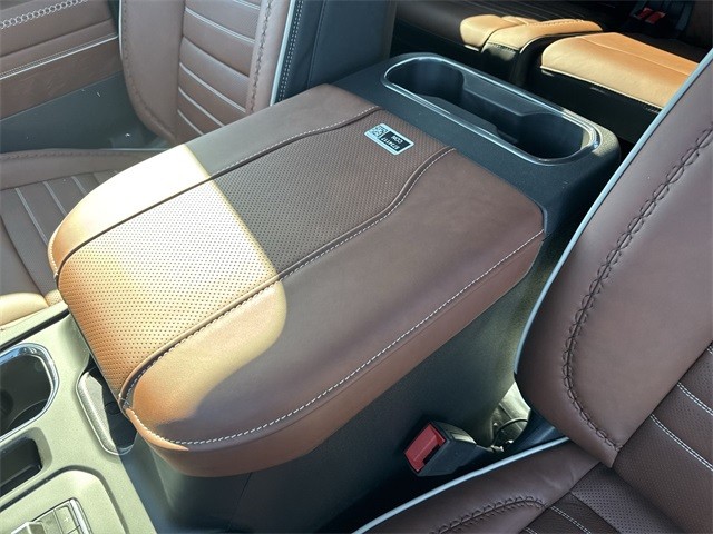 GMC Sierra 1500 Vehicle Full-screen Gallery Image 21