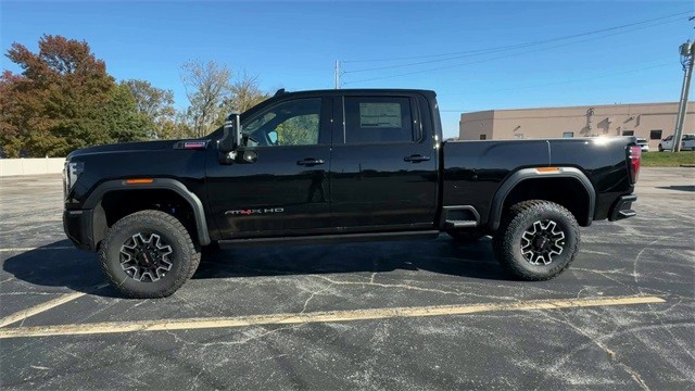 GMC Sierra 2500HD Vehicle Full-screen Gallery Image 05