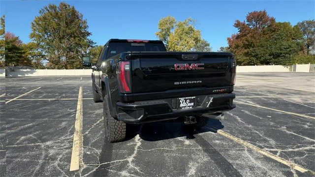 GMC Sierra 2500HD Vehicle Full-screen Gallery Image 07