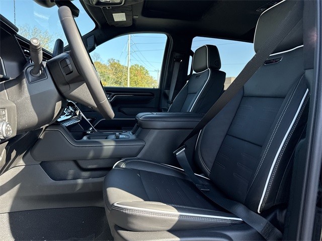 GMC Sierra 2500HD Vehicle Full-screen Gallery Image 11