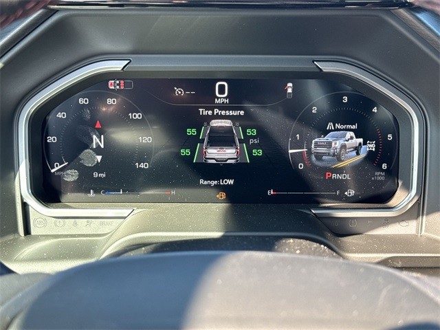 GMC Sierra 2500HD Vehicle Full-screen Gallery Image 15