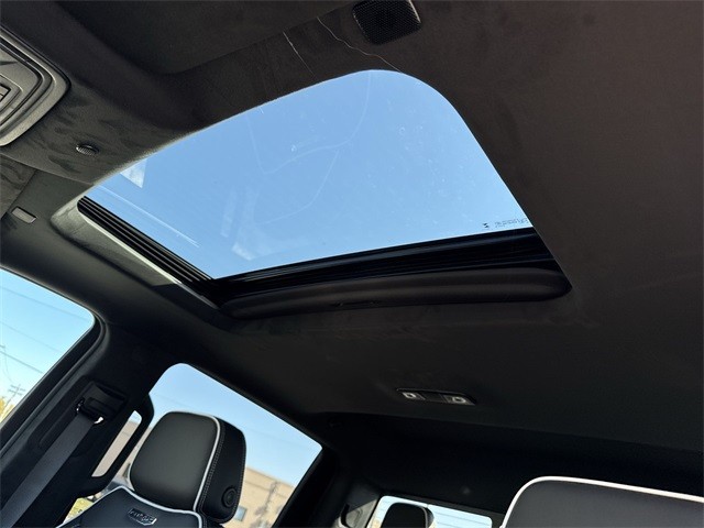 GMC Sierra 2500HD Vehicle Full-screen Gallery Image 22