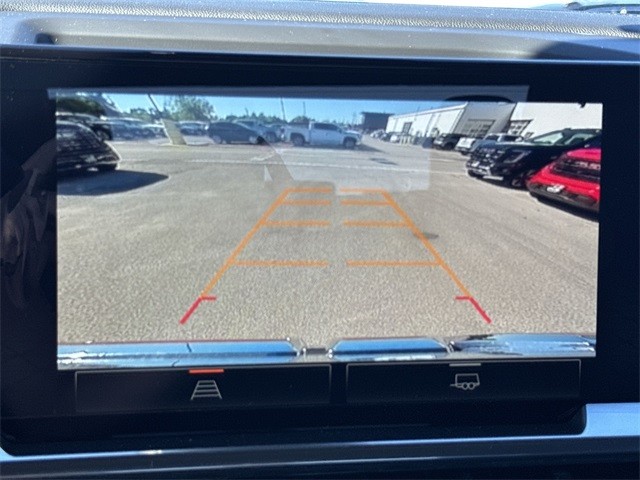 GMC Sierra 1500 Vehicle Full-screen Gallery Image 17