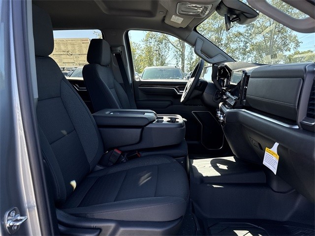 GMC Sierra 1500 Vehicle Full-screen Gallery Image 24