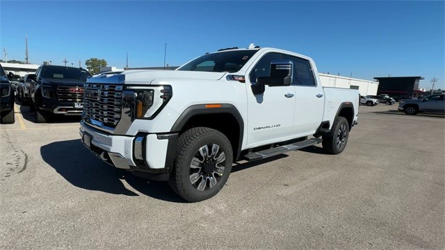 GMC Sierra 2500HD Vehicle Full-screen Gallery Image 04