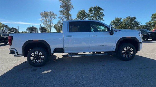 GMC Sierra 2500HD Vehicle Full-screen Gallery Image 09