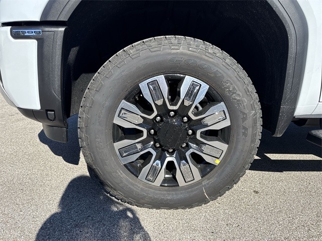 GMC Sierra 2500HD Vehicle Full-screen Gallery Image 10