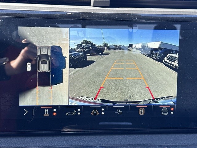 GMC Sierra 2500HD Vehicle Full-screen Gallery Image 17