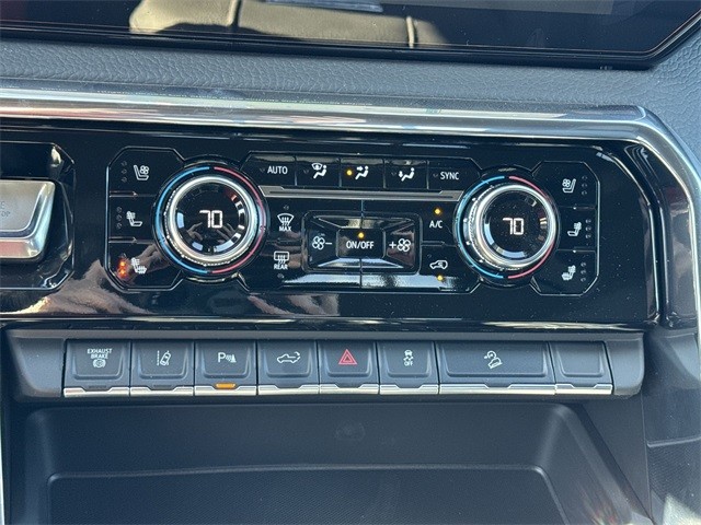 GMC Sierra 2500HD Vehicle Full-screen Gallery Image 19