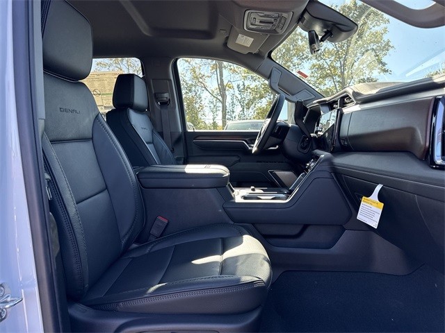 GMC Sierra 2500HD Vehicle Full-screen Gallery Image 24