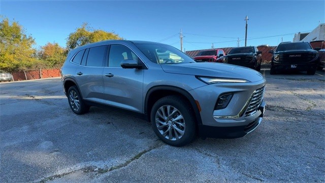 Buick Enclave Vehicle Full-screen Gallery Image 02