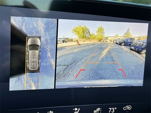 Buick Enclave Vehicle Full-screen Gallery Image 17