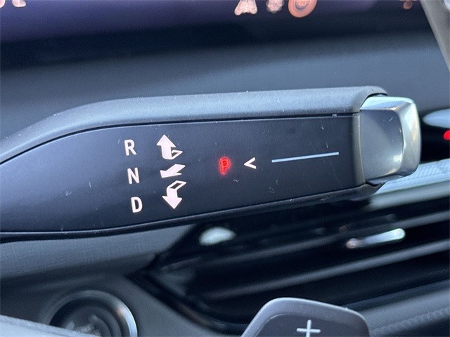 Buick Enclave Vehicle Full-screen Gallery Image 20