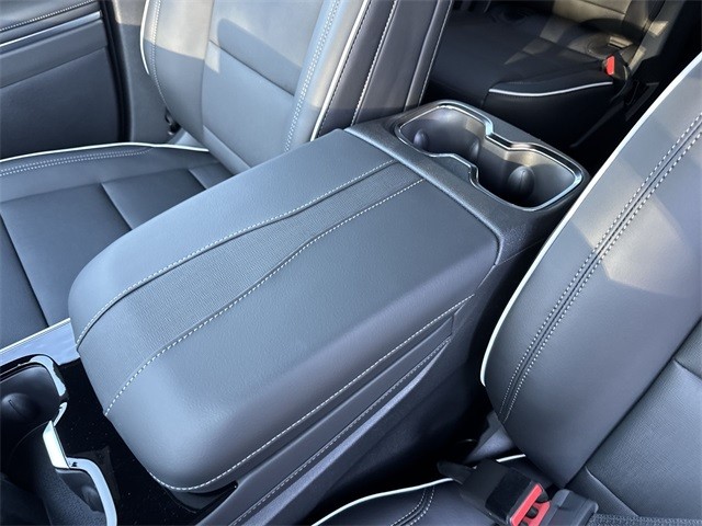 Buick Enclave Vehicle Full-screen Gallery Image 21