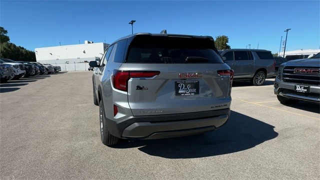 GMC Terrain Vehicle Full-screen Gallery Image 07