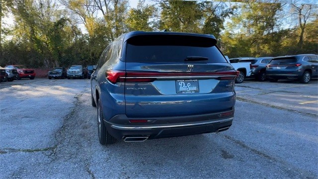 Buick Enclave Vehicle Full-screen Gallery Image 07