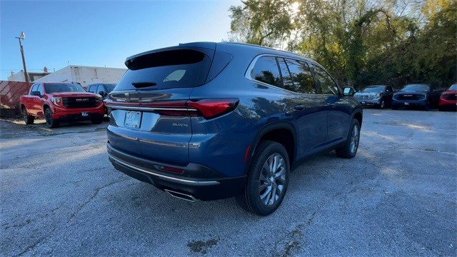 Buick Enclave Vehicle Full-screen Gallery Image 08