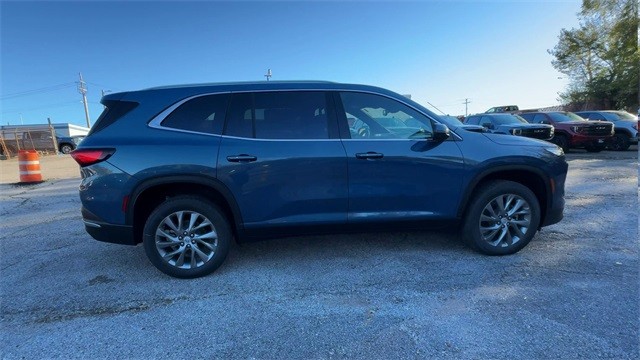 Buick Enclave Vehicle Full-screen Gallery Image 09