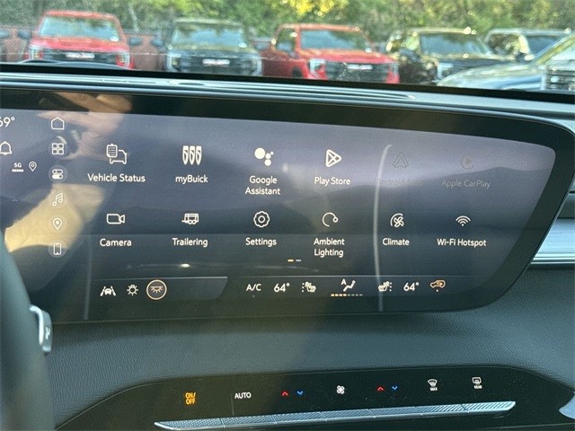 Buick Enclave Vehicle Full-screen Gallery Image 16