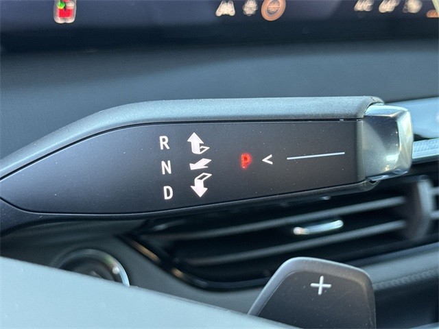 Buick Enclave Vehicle Full-screen Gallery Image 20