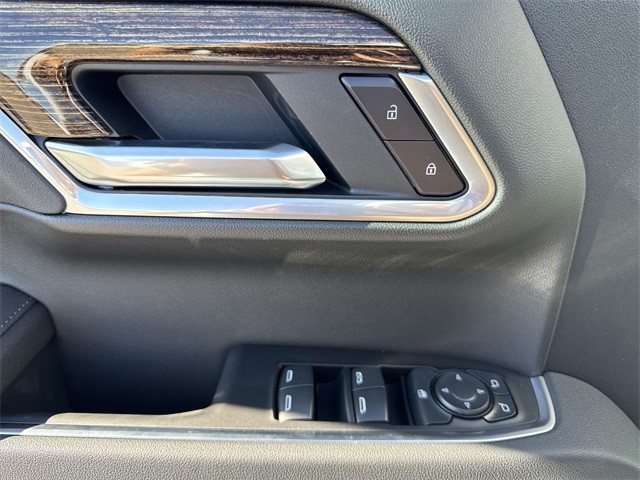 GMC Sierra 1500 Vehicle Full-screen Gallery Image 13