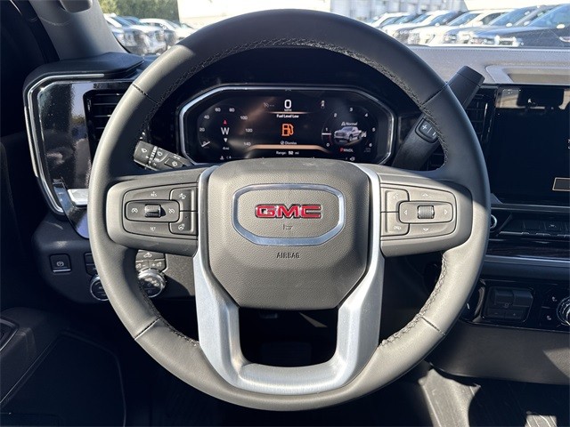 GMC Sierra 1500 Vehicle Full-screen Gallery Image 14