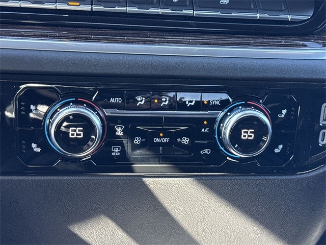 GMC Sierra 1500 Vehicle Full-screen Gallery Image 19