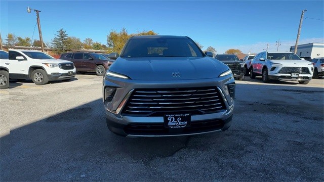 Buick Enclave Vehicle Full-screen Gallery Image 03