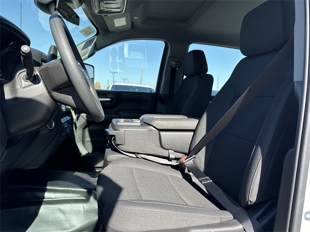 GMC Sierra 3500HD Vehicle Full-screen Gallery Image 11