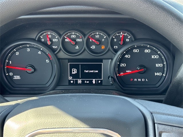 GMC Sierra 3500HD Vehicle Full-screen Gallery Image 15