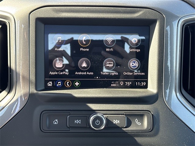 GMC Sierra 3500HD Vehicle Full-screen Gallery Image 16